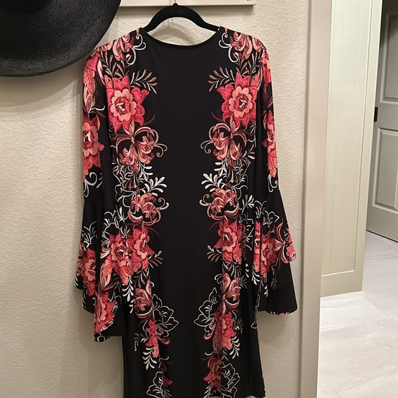 MSK Dress with dramatic Bell Sleeves in Beautiful Floral Jersey Stretch Size 14 - Picture 9 of 11